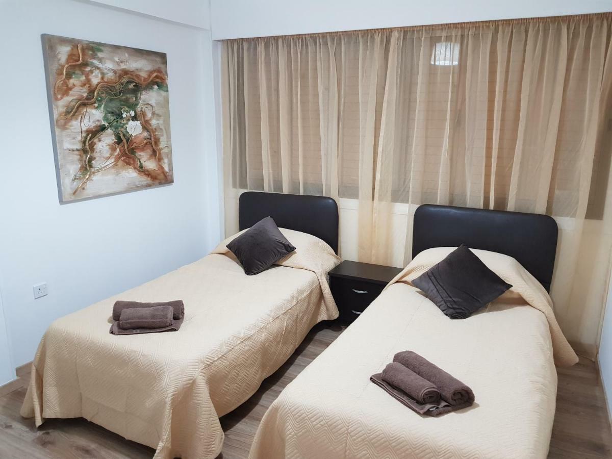 Haig'S Dream Flat On The Beach Larnaca Extérieur photo
