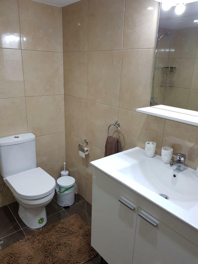 Haig'S Dream Flat On The Beach Larnaca Extérieur photo