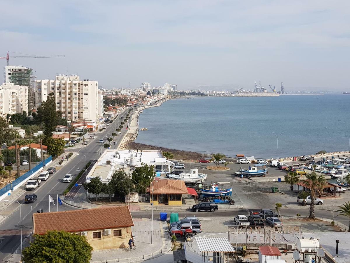 Haig'S Dream Flat On The Beach Larnaca Extérieur photo